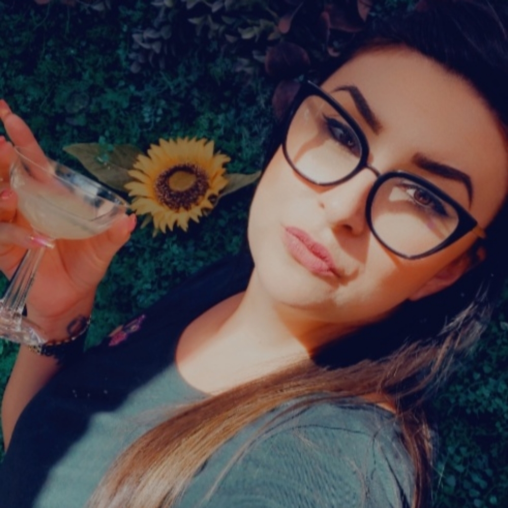 Meet your Posher, Monica